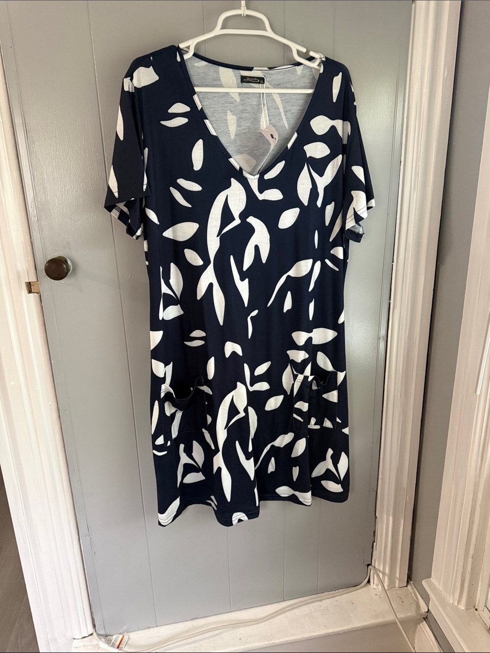 Navy & White Abstract V-Neck Pocket Dress